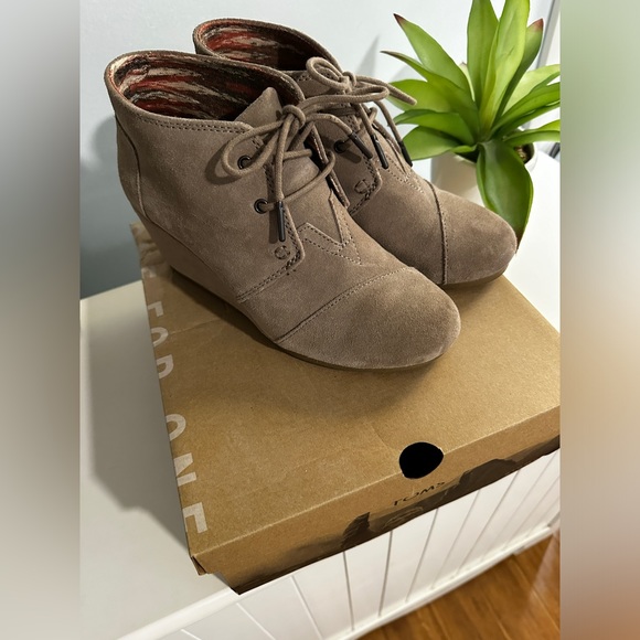 Toms Shoes - Toms Dessert Wedge Taupe Suede Bootie